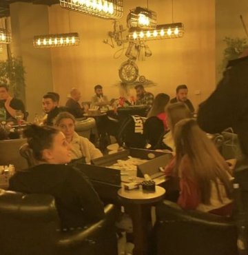 Bunu da gördük! Karantinadan okey masasına!