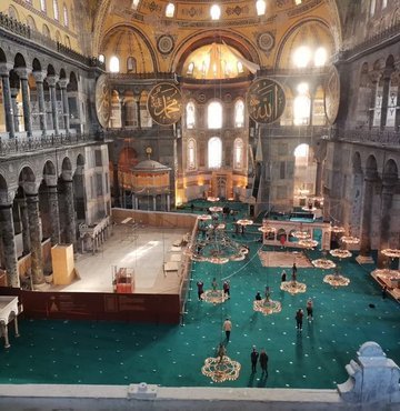İstanbul Valisi'nden Ayasofya paylaşımı