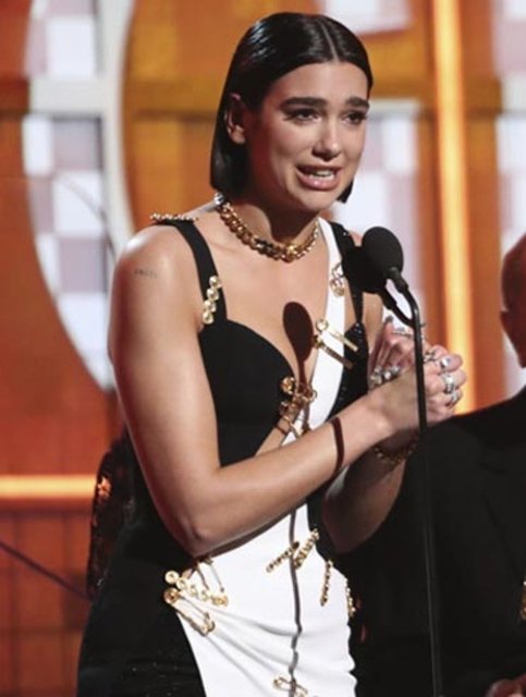 Dua Lipa'nın sevinç gözyaşları: Altı dalda Grammy adaylığı - Magazin haberleri