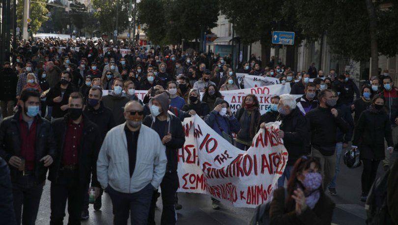 Yunanistan'da doktorlar ve toplu taşıma çalışanları greve gitti
