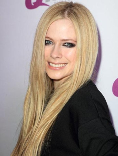 Avril Lavigne'den 7.8 milyon dolarlık malikane - Magazin haberleri