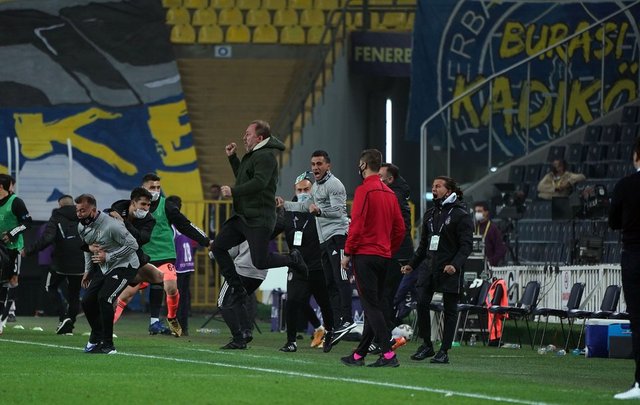 Fenerbahçe - Beşiktaş derbisinden dikkat çeken kareler - Spor haberleri