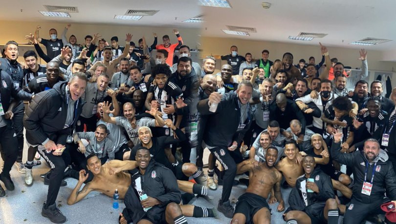 Beşiktaş galibiyeti soyunma odasında kutladı