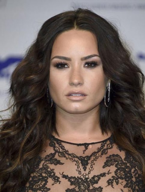 Demi Lovato'ya 'hindi' tepkisi - Magazin haberleri