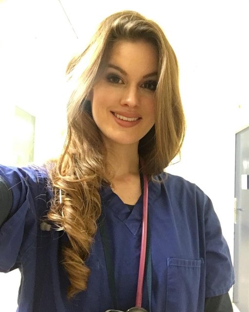 Miss World güzeli Carina Tyrrell dünyayı kurtarıyor - Haberler