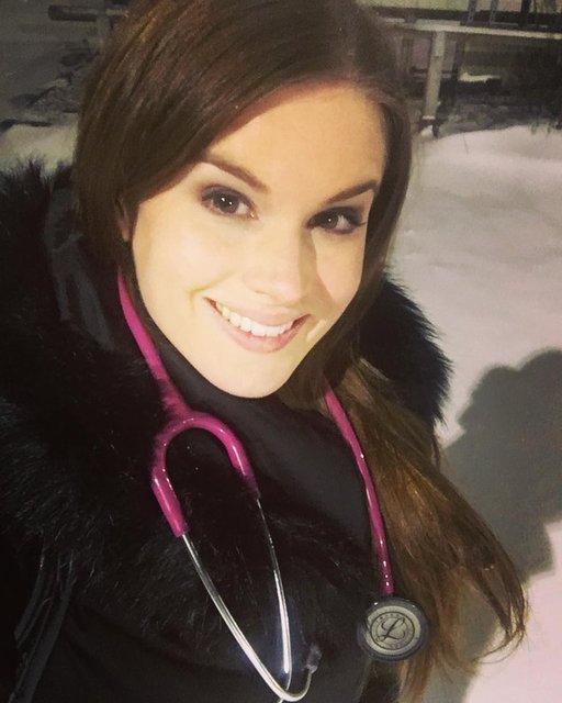 Miss World güzeli Carina Tyrrell dünyayı kurtarıyor - Haberler