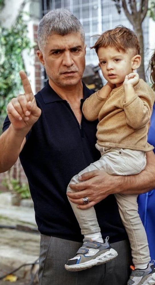 Özcan Deniz ve oğlu Kuzey