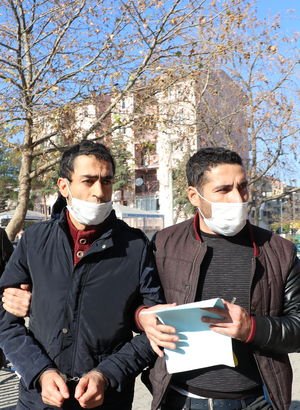 Son Dakika: Atatürk'ün anısına çirkin saldırı! Türk bayrağını söktü ve...