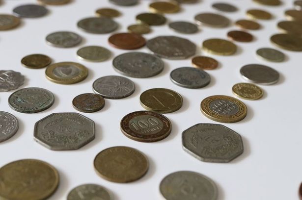 Bir Hediyeyle Basladigi Koleksiyon Tutkusuyla 45 Yildir Eski Para Biriktiriyor