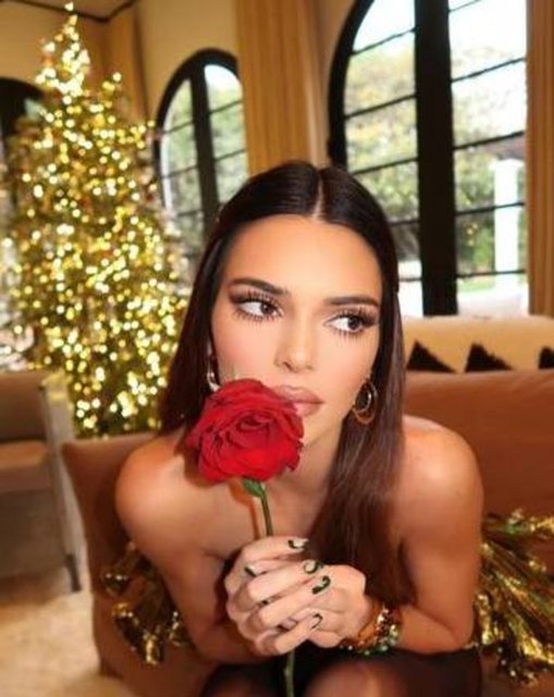 Kendall Jenner'dan Noel pozu - Magazin haberleri