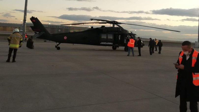 Son dakika... İstanbul'da askeri helikopterin pervanesi aydınlatma direğine çarptı