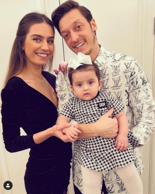 amine gulse ile mesut ozil kizlari eda