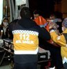 Ankara’nın Mamak ilçesinde 5 ay önce kendisinden ayrılan sevgilisinin evine camı kırarak giren adam, eski sevgilisine tabancayla 3 el ateş ederek yaraladı. Ağır yaralanan talihsiz kadın, hastanede yapılan tüm müdahalelere rağmen kurtarılamayarak yaşamını yitirdi 