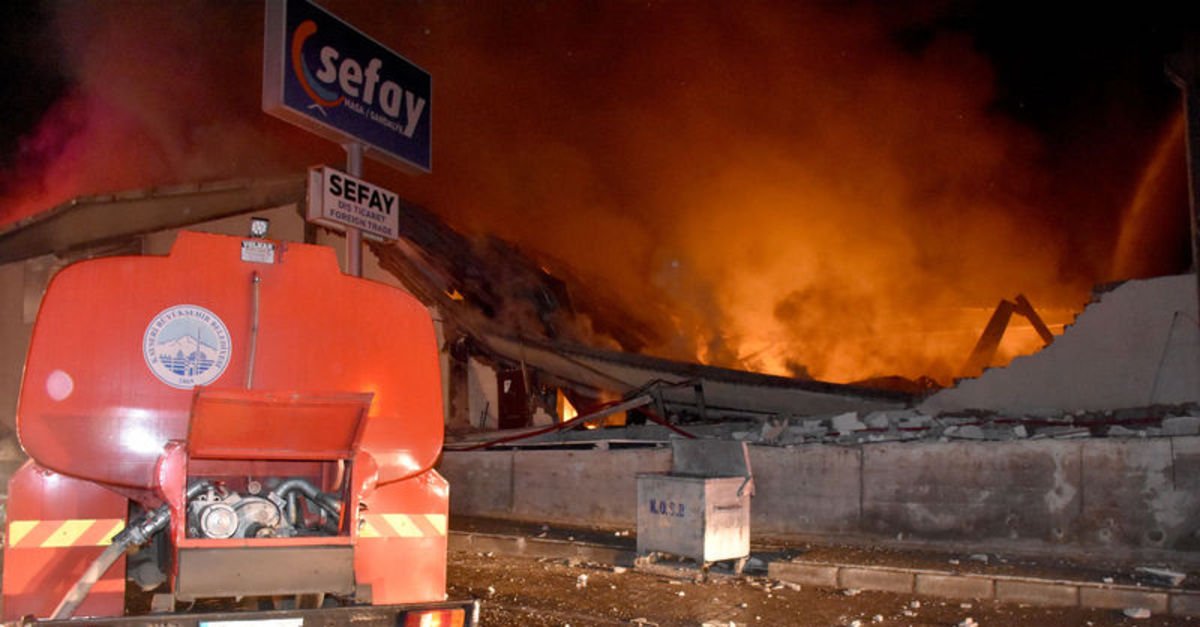 kayseri de alev alev yanan fabrikanin bazi kisimlari coktu gundem haberleri