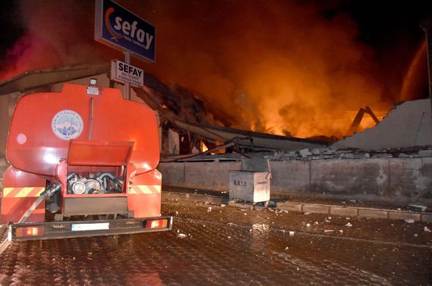 kayseri de alev alev yanan fabrikanin bazi kisimlari coktu gundem haberleri