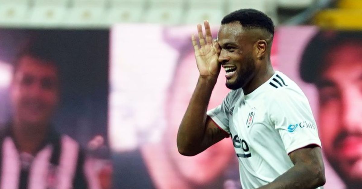Cyle Larin Sergen Yalcin Ile Kendini Buldu Haberturk Haber Ofisi