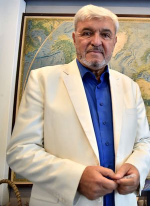 Ahmet Vefik Alp yaşamını yitirdi