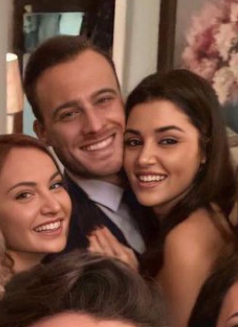 Hande Erçel ile Kerem Bürsin'den dedikoduları alevlendiren fotoğraf - Magazin haberleri