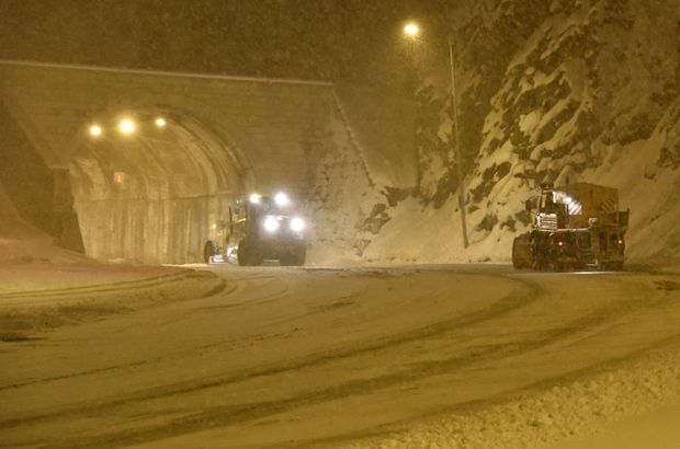 Zigana Geçidi'nde yoğun kar: Araç geçişlerinde kısıtlama