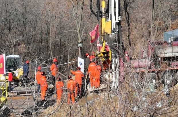 Çin'de 8 gündür mahsur kalan madenciler 'Bize ulaşmaya çalışmaktan vazgeçmeyin' yazılı not gönderdi