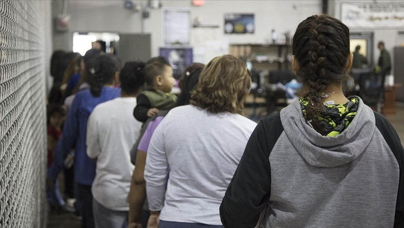 ABD'nin Teksas eyaletinden göçmenlerin sınır dışı edilmesini durduran Biden yönetimine dava