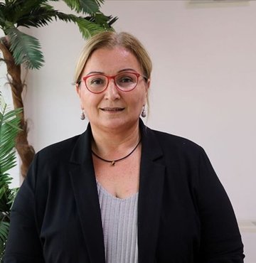 Koronavirüs Bilim Kurulu Üyesi Prof. Dr. Pınar Okyay, "Sayılarımız nisan ayındaki pikten daha yüksek. Bu yüzden önlemleri sürdürmek durumundayız. Henüz önlemleri katı şekilde uygulamalı ve sıramız geldiğinde aşımızı olmalıyız" dedi