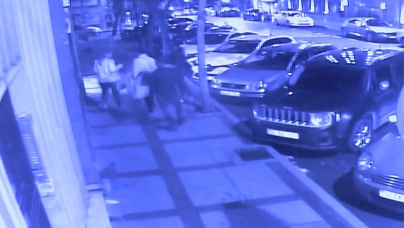 SON DAKİKA: Sokak ortasında defalarca bıçakladı! - Haberler