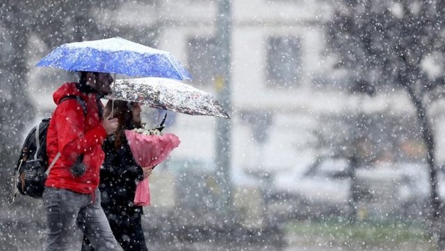 İstanbul'a kar ne zaman yağacak? GELİYOR! İstanbul kar yağışı için saat verildi