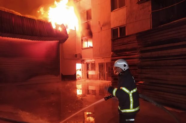 Adana'da korkutan yangın! Evler tahliye edildi