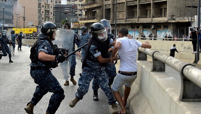 Lübnan'da polis, ekonomik kriz ve Kovid-19 karantinası protestolarına müdahale etti: 23 yaralı