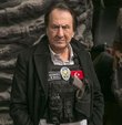 Ekranların fenomen dizisi Arka Sokaklar 2006 yılından beri yayın hayatını sürdürüyor. Hüsnü Çoban karakterini ünlü oyuncu Özgür Ozan canlandırıyor. Son bölümde, Hüsnü, Bahar