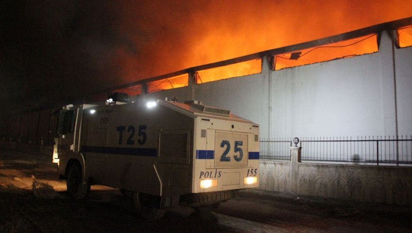 Diyarbakır'da boya deposundaki yangına TOMA'lı müdahale