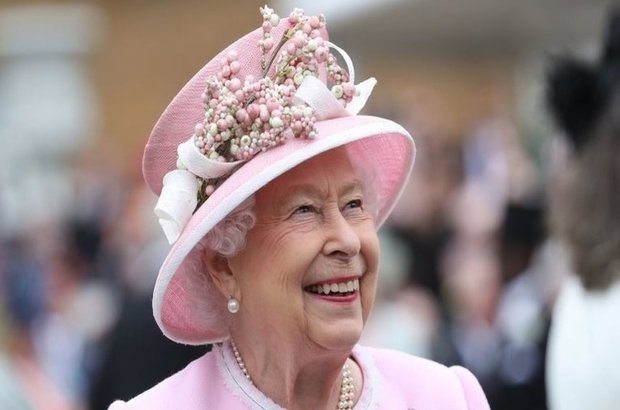 Guardian gazetesi Kraliçe'nin servetini gizlemek için hükümete baskı yaptığını öne sürdü, Buckingham Sarayı haberi yalanladı
