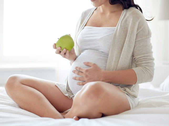 Hamilelikte elma yemenin faydaları nelerdir? Hamilelikte elma yemek bebeği  güzelleştirir mi?