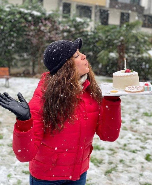 Özge Borak: Pastamı karlar içinde üflemek istedim - Magazin haberleri