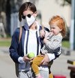 Meslektaşı Jamie Bell ile mutlu bir evlilik sürdüren oyuncu Kate Mara, önceki gün kızı ile birlikte Los Angeles