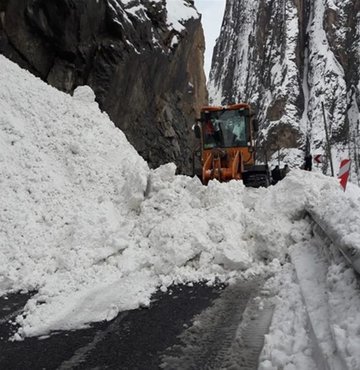 Uyarılar peş peşe geldi!