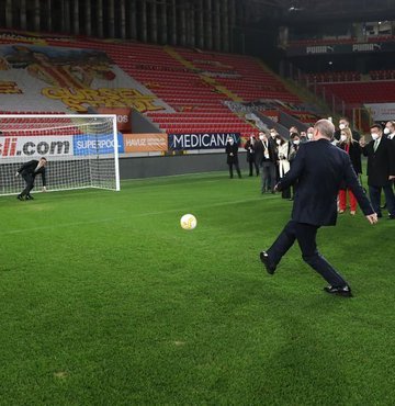 Cumhurbaşkanı Erdoğan'dan penaltılı paylaşım