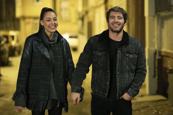 Alev Alev'in iki çifti sosyal medyaya damga vurdu - Magazin haberleri
