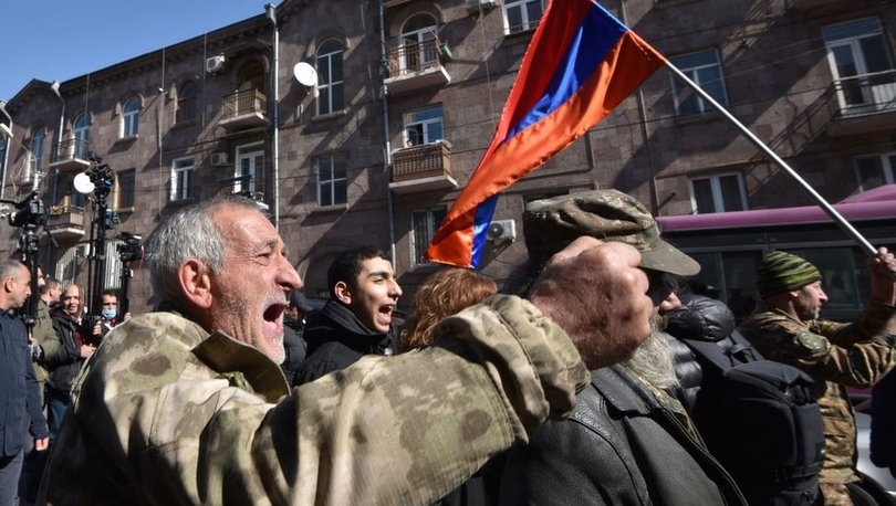Ermenistan'da Başbakan Paşinyan'ın istifasını isteyen göstericiler hükümet binasına girdi