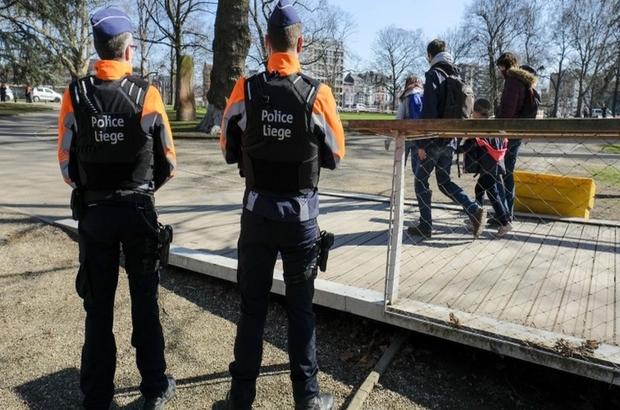 Belçika'da kadın tacizini önlemek için sivil polisler sokağa çıkıyor