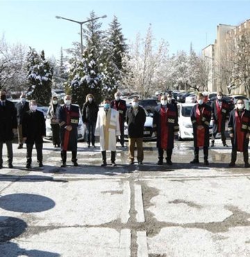 Erciyes Üniversitesi (ERÜ) Rektör Prof. Dr. Mustafa Çalış, yeni tip koronavirüse (Covid-19) karşı aşı çalışmalarında aşı adaylarının faz-2 dozlarının yapılmasının sürdüğünü belirtti