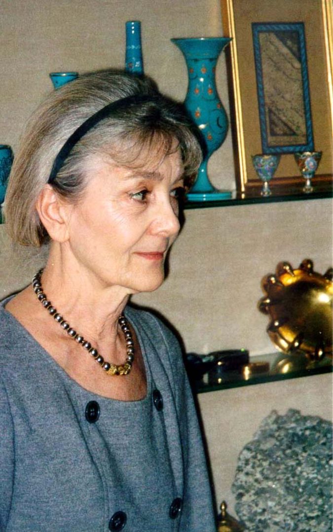 Prenses Kadriye Hüseyin’in 2014’te vefat eden gelini Fevziye Sultan, Paris’teki evinde...