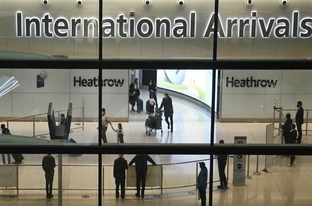 İngiltere basını: Üçüncü dalga korkusuyla yurtdışı seyahat kısıtlamaları Temmuz'a kadar uzatılacak