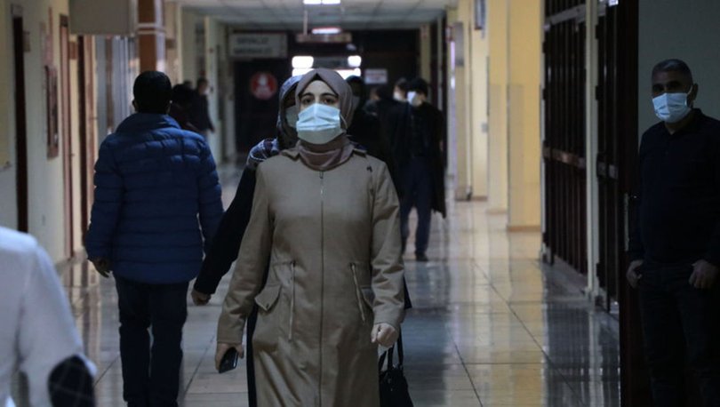 Koronavirüsten ölen sağlık çalışanlarının isimleri hastanede yaşatılıyor - Haberler