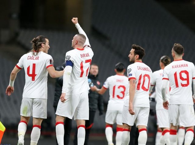 TÜRKLER GELİYOR! Türkiye Hollanda maçı son dakika yorumları