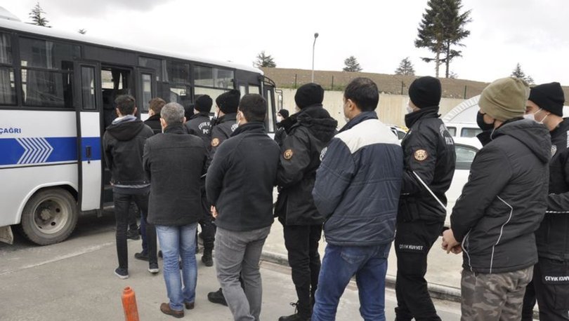 İzmir merkezli 53 il ile KKTC'deki FETÖ'ye yönelik operasyonda 41 tutuklama