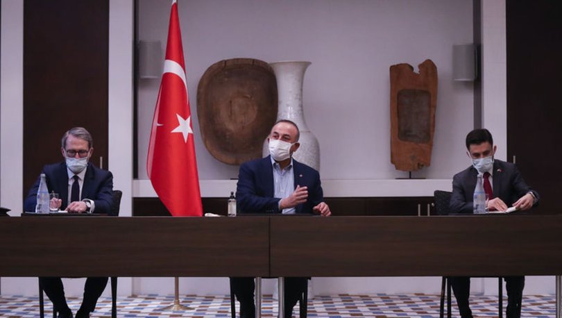 Dışişleri Bakanı Çavuşoğlu, Tacikistan'da Türk iş insanları ile bir araya geldi