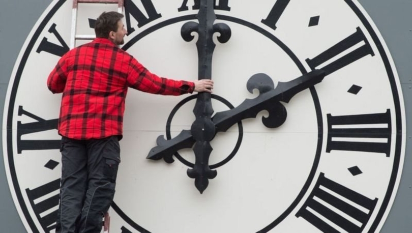 Avrupa'da 'yaz saati' uygulamasının yürürlükten kaldırılması gecikecek mi?
