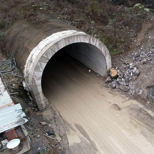 Yeşil saha boks ringine döndü: Yumruklar havada uçuştu ...